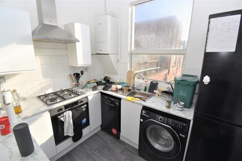 6 bedroom flat to rent, Warwick Street, Leamington Spa, Warwickshire, cv32