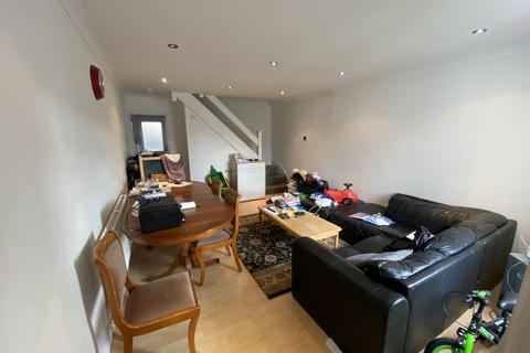 undefined, Cleave Ave, Hayes, London, UB3