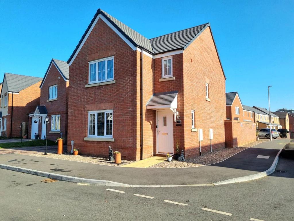 Lamport Lane, Kingsthorpe, Northampton NN2 7DW 3 bed detached house for
