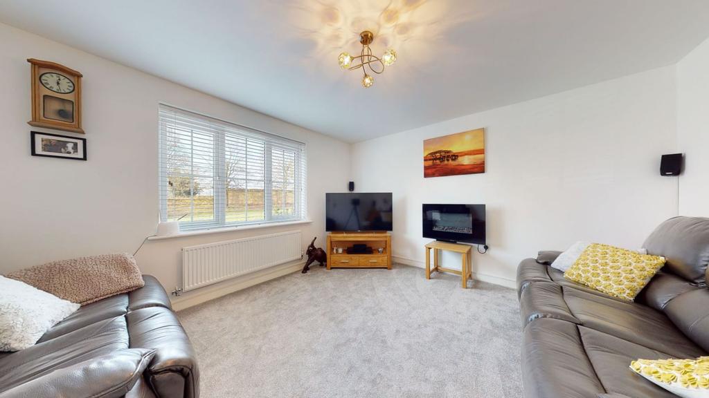 Lamport Lane, Kingsthorpe, Northampton NN2 7DW 3 bed detached house for