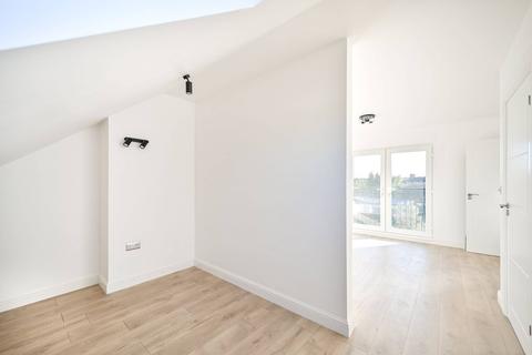24 Crossway, London, SW20 9JA