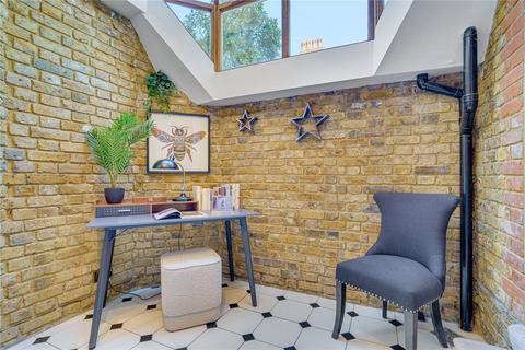 5 bedroom end of terrace house for sale, Wakehurst Road, SW11