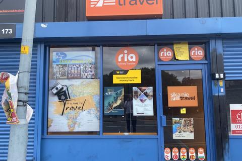 Retail property (high street) to rent - Rolfe Street, Smethwick B66