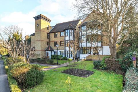 2 bedroom apartment for sale - Esher Park Avenue, Esher, KT10