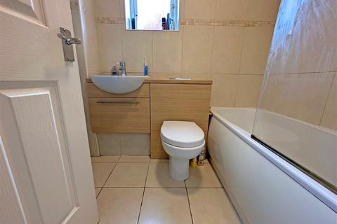 11 Calcutt Way, Shirley, Solihull, B90 1RS