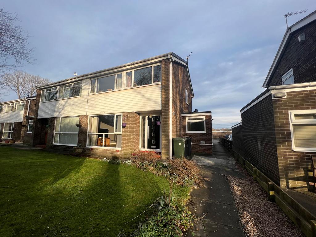 Knivestone Court, Killingworth... 3 bed semidetached house £190,000