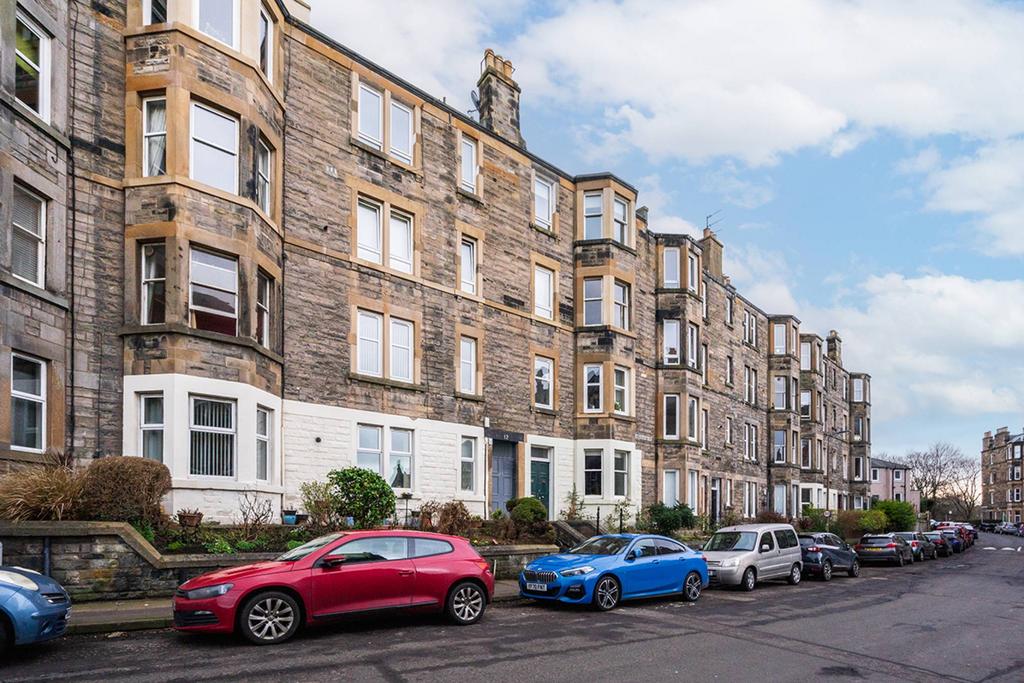 12/5 Meadowbank Crescent, Edinburgh, EH8 7AQ 2 bed flat for sale £240,000