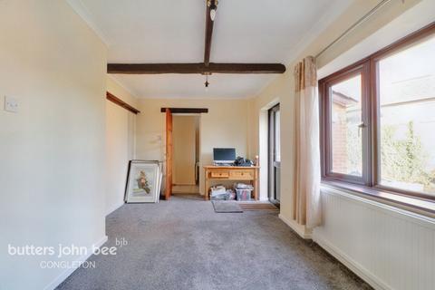12 Coniston Avenue, Congleton, CW12 4LY