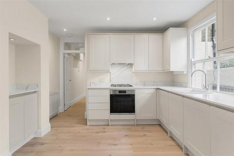 41b Lurline Gardens, London, SW11 4DD