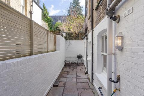 41b Lurline Gardens, London, SW11 4DD