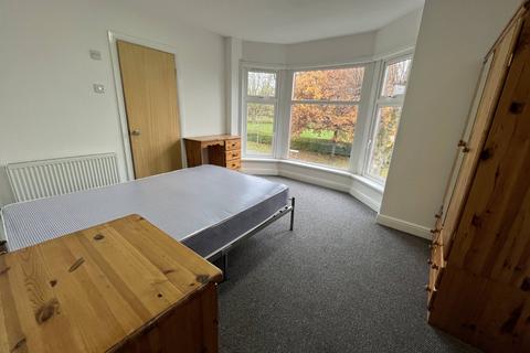 Mixed use to rent - Stoke Green, Coventry, West Midlands, CV3