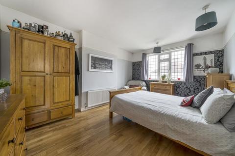 141 Bromley Common, Bromley, BR2 9RJ
