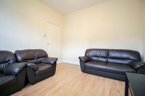 4 bedroom terraced house to rent, Louise Road, Stratford E15