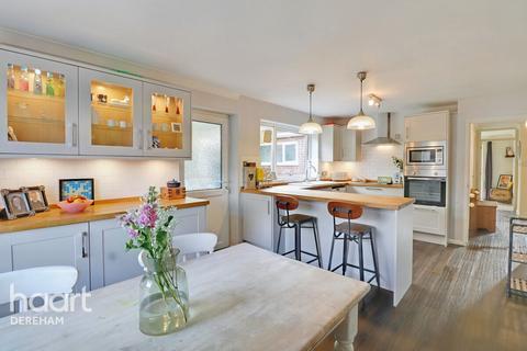28 Ketts Hill, Necton, Swaffham, PE37 8HX