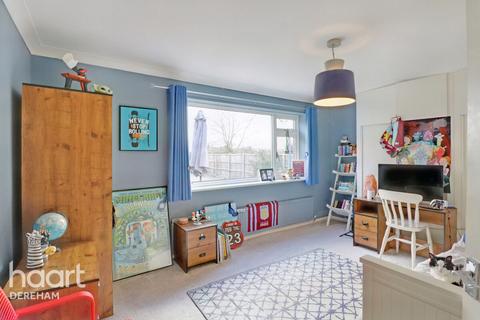 28 Ketts Hill, Necton, Swaffham, PE37 8HX