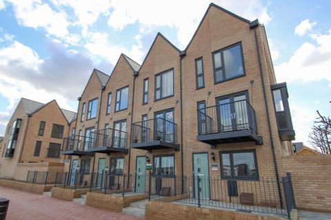 3 bedroom end of terrace house for sale - Plot 41, The Greyfriars at Colonial Wharf, Chatham Quayside  ME4