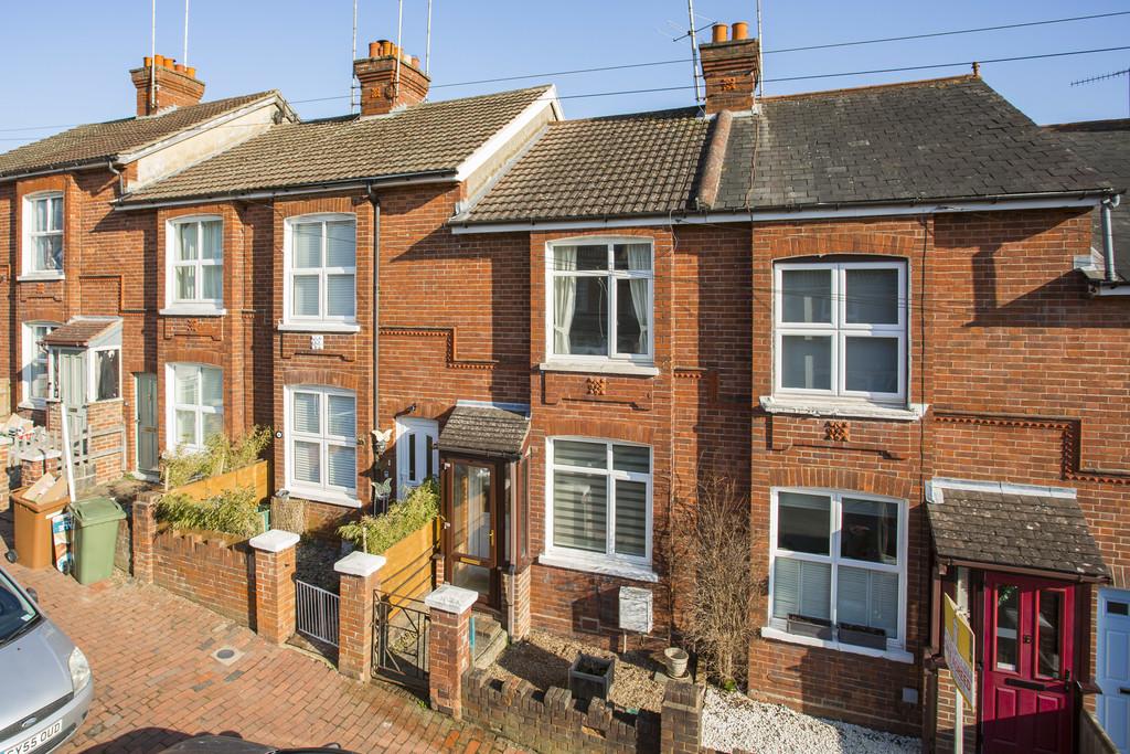 Denbigh Road, Tunbridge Wells 2 bed terraced house for sale £300,000