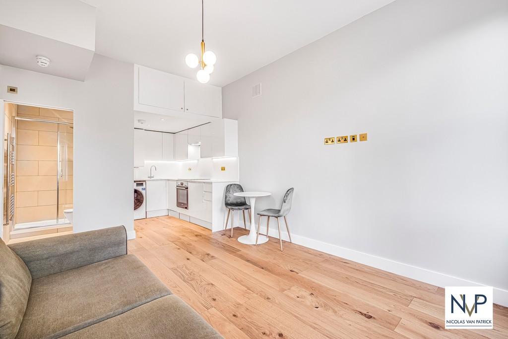 Apartment in London - View 5