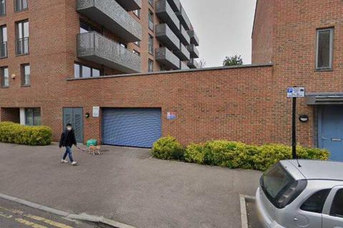 Parking to rent, Hastings Road, London E16
