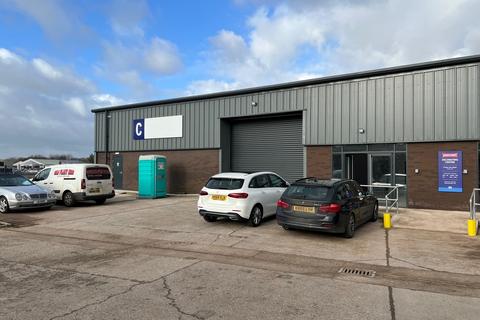Industrial unit to rent - Johnstone's Trading Estate, Slippery Lane, Hanley, Stoke-on-Trent, ST1 4JA
