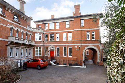 3 bedroom flat for sale, The Downs, Wimbledon, SW20