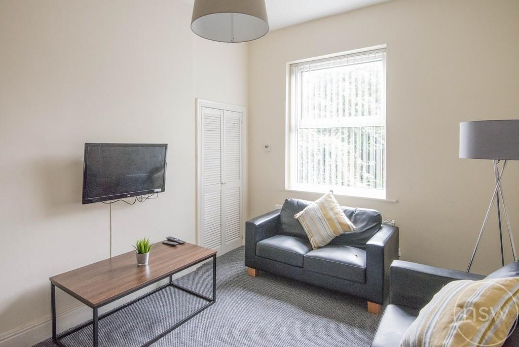 Burscough Street, Ormskirk 3 bed terraced house to rent £672 pcm (£