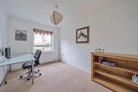 40a Monahan Avenue, Purley, CR8 3BA