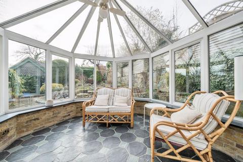 40a Monahan Avenue, Purley, CR8 3BA