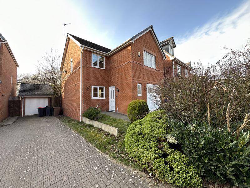 Broad Birches, Rossmore 4 bed detached house £975 pcm (£225 pw)