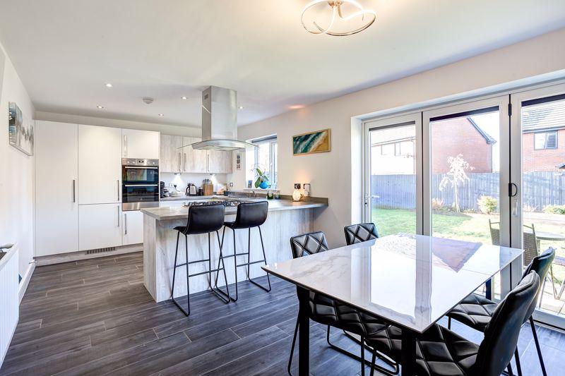 Kitchen diner