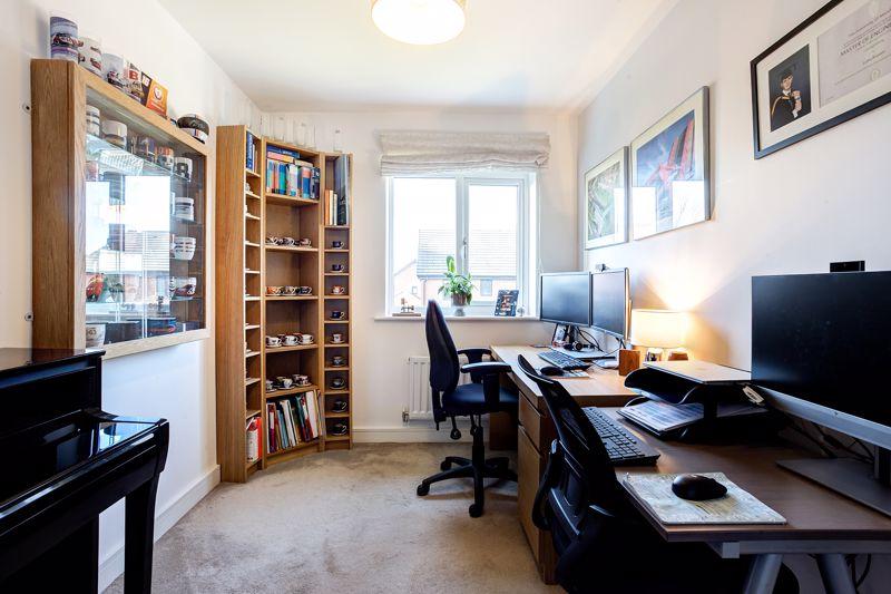 Bedroom/office