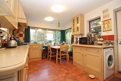 96 Fairdene Road, Coulsdon, CR5 1RF