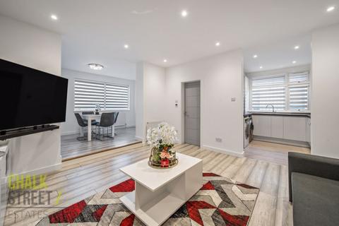 47 Candover Road, Hornchurch, RM12 4TY