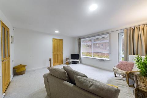 48 Hew Clews, Bradford, BD7 4RF