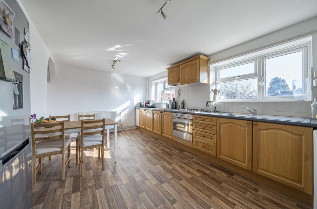 St. Johns Road, Bletchley, Milton Keynes 3 bed end of terrace house £