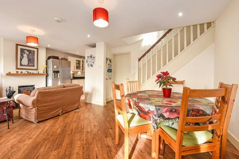 2 Bingley Close, Alton, GU34 2ER