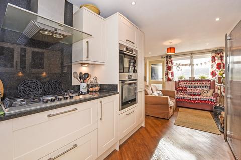 2 Bingley Close, Alton, GU34 2ER