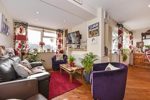 2 Bingley Close, Alton, GU34 2ER