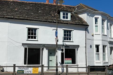 High Street, Steyning, West Sussex, BN44 3YE