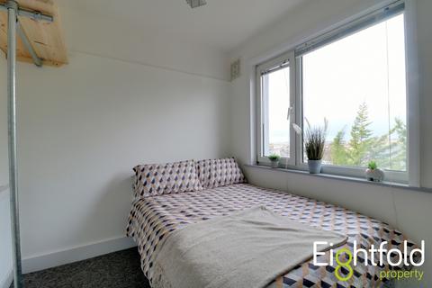 5 bedroom end of terrace house to rent, Canfield Road, Brighton