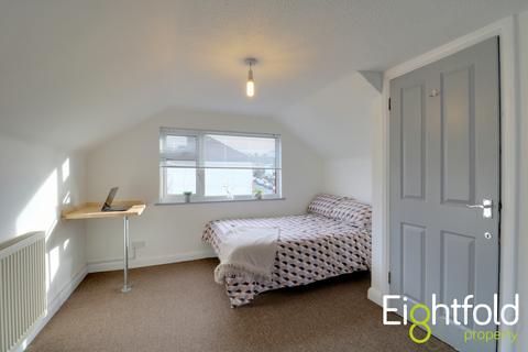 5 bedroom end of terrace house to rent, Canfield Road, Brighton