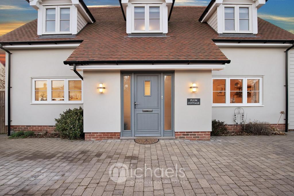 Heath Road, Bradfield, Manningtree, CO11 4 bed detached house £600,000