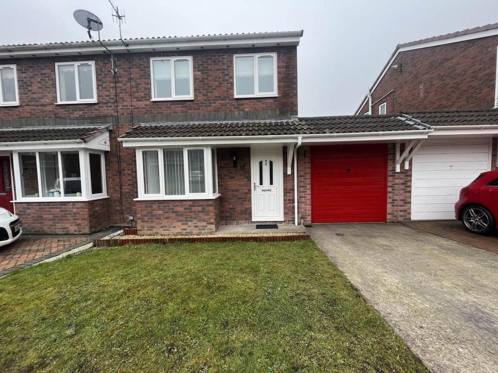 Ffos Y Cerridden, Trafalgar Park, Nelson 3 bed semidetached house £850 pcm (£196 pw)