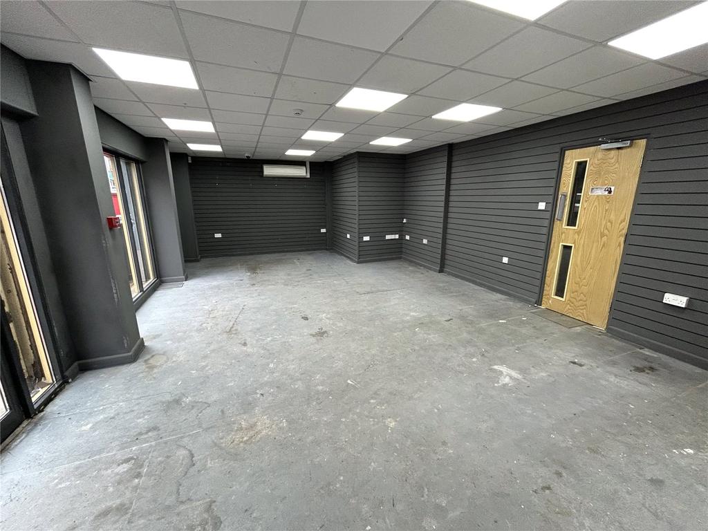 Three Shires Oak Road, Smethwick, B67 Retail property (high street) £