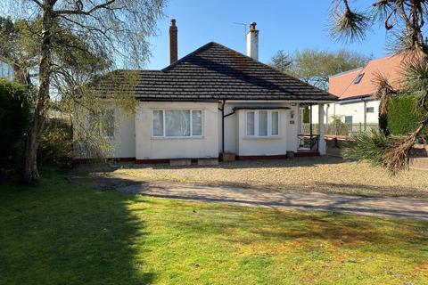 4 bedroom detached bungalow for sale - Kirklake Road, Formby, Liverpool, L37