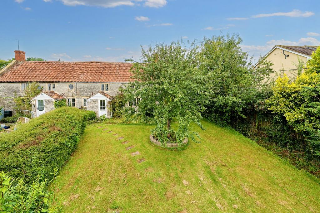 Wraxall, BA4 3 bed semidetached house for sale £300,000
