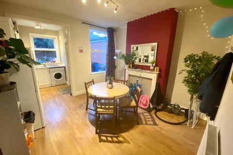4 bedroom terraced house to rent, 29 Bruce Road, Ecclesall