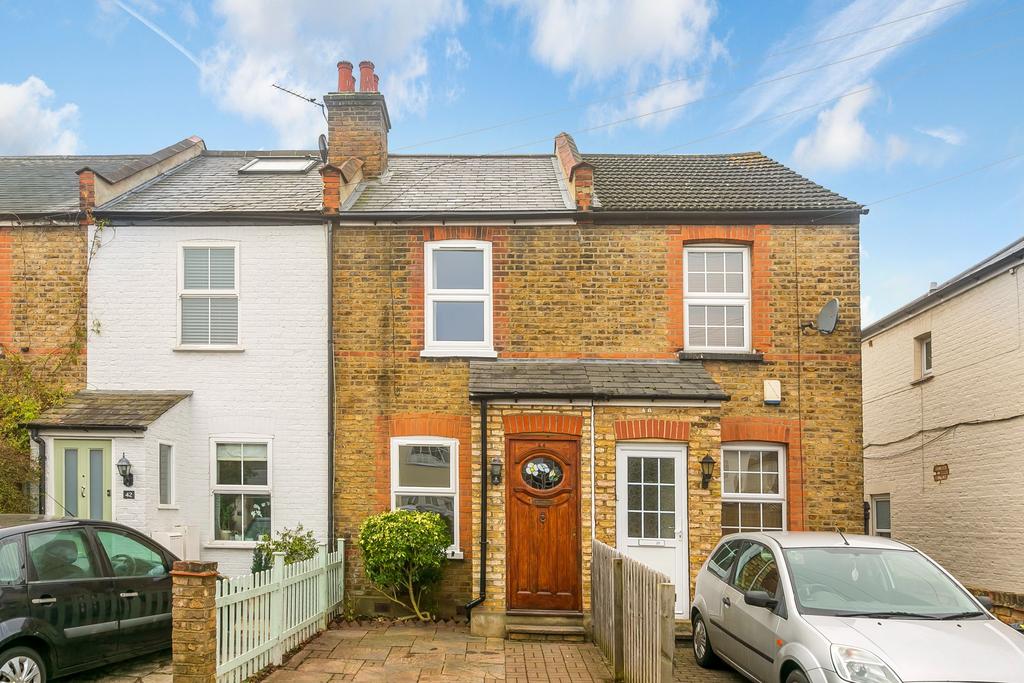 Second Cross Road, Twickenham 2 bed terraced house £1,995 pcm (£460 pw)