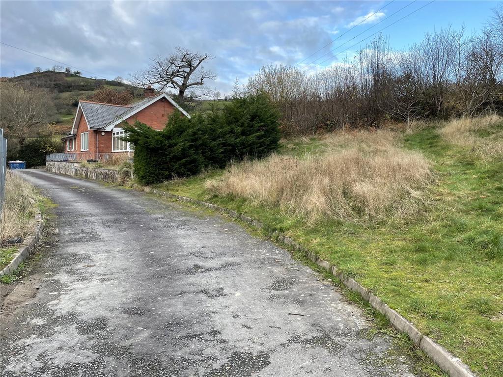 Y Fan, Llanidloes, Powys, SY18 3 bed bungalow for sale £345,000
