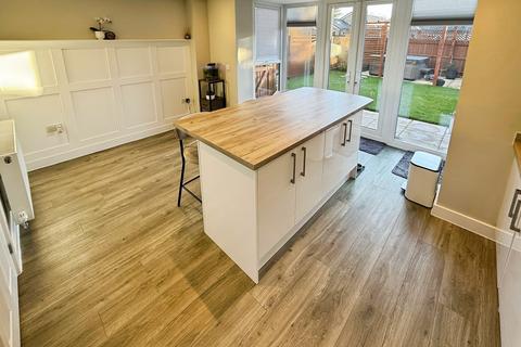 3 bedroom semi-detached house to rent, Pickering Drive, Blackfordby, DE11